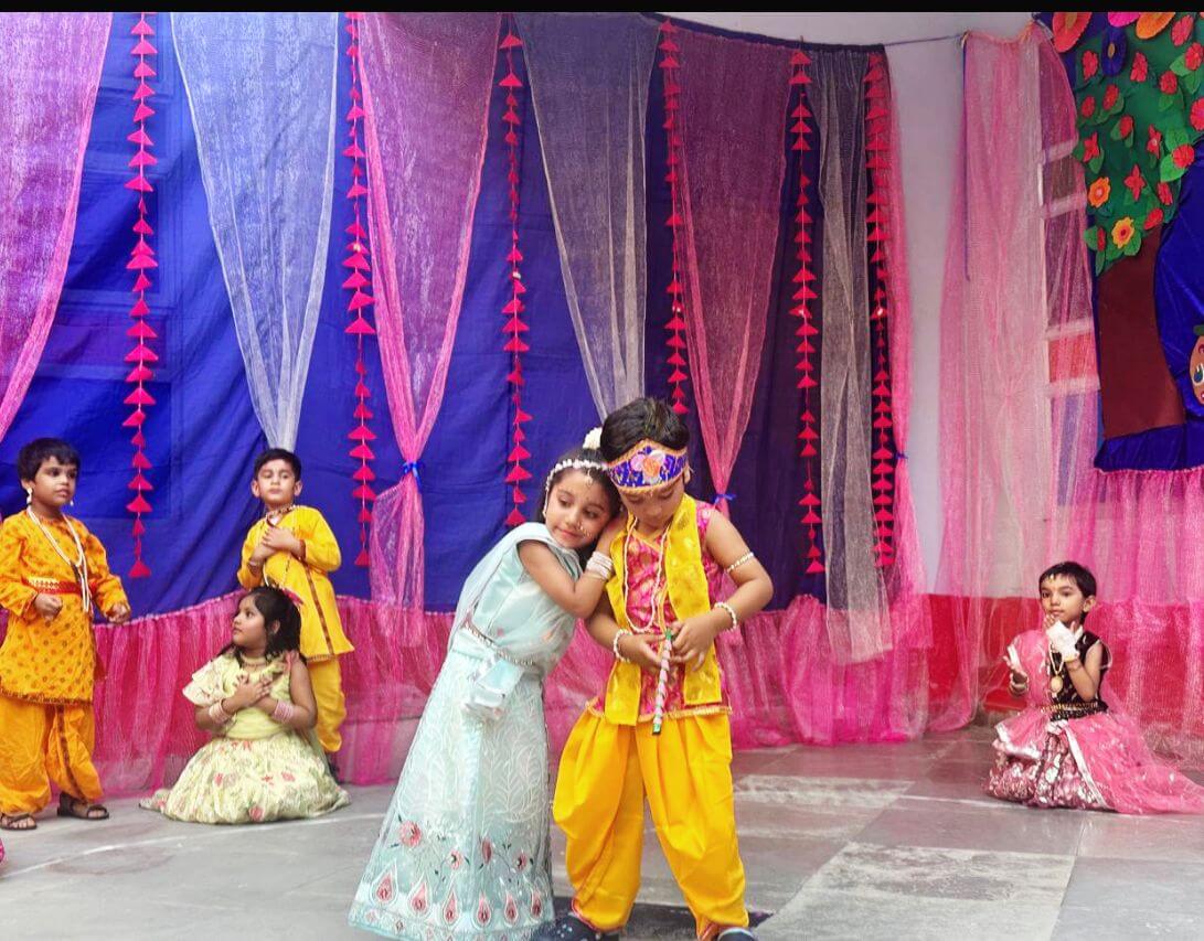 Outdoor exploration at Rhythm Play School